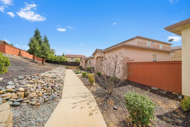 $379,000 | 653 Mission De Oro Drive, Redding, CA 96003