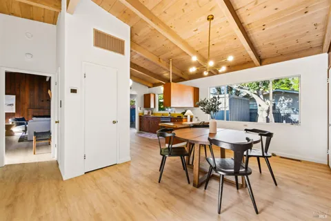 $925,000 | 626 Sunnyslope Avenue, Petaluma, CA 94952