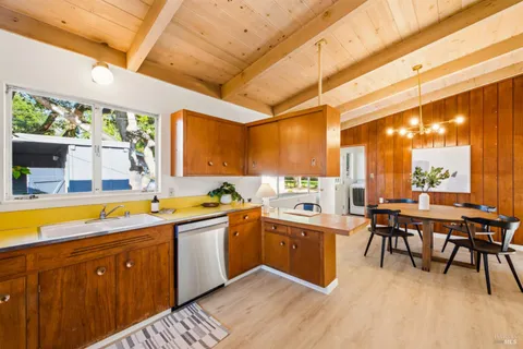 $925,000 | 626 Sunnyslope Avenue, Petaluma, CA 94952