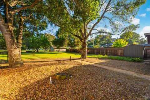 $925,000 | 626 Sunnyslope Avenue, Petaluma, CA 94952