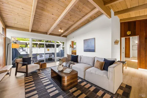 $925,000 | 626 Sunnyslope Avenue, Petaluma, CA 94952