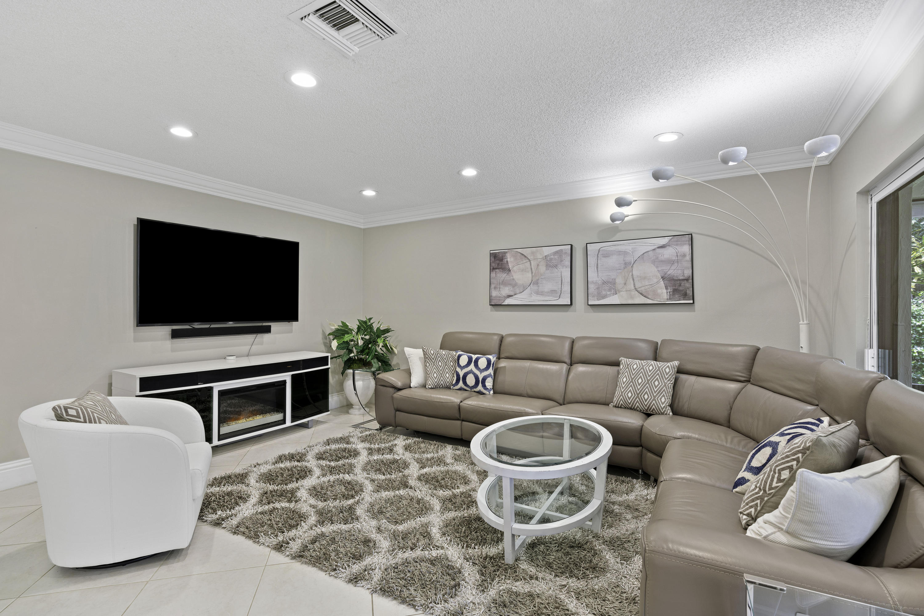 2408 Northwest 26th Street Boca Raton, FL 33431 - Photo 5 of 37 Family Room