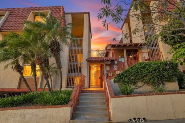 $580,000 | 2101 East 21st Street, Unit 306, Signal Hill, CA 90755
