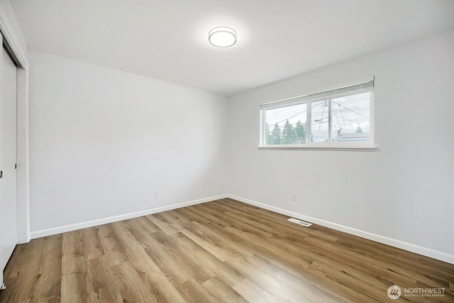 12045 Southeast 210th Street Kent, WA 98031 - Photo 16 of 26