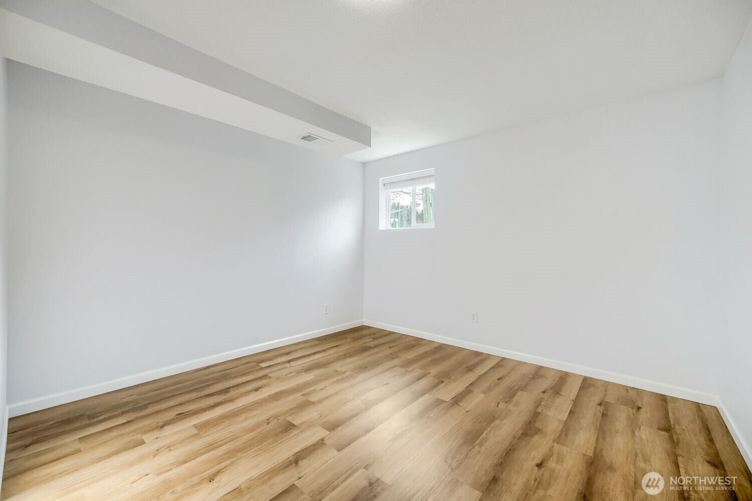 12045 Southeast 210th Street Kent, WA 98031 - Photo 17 of 26