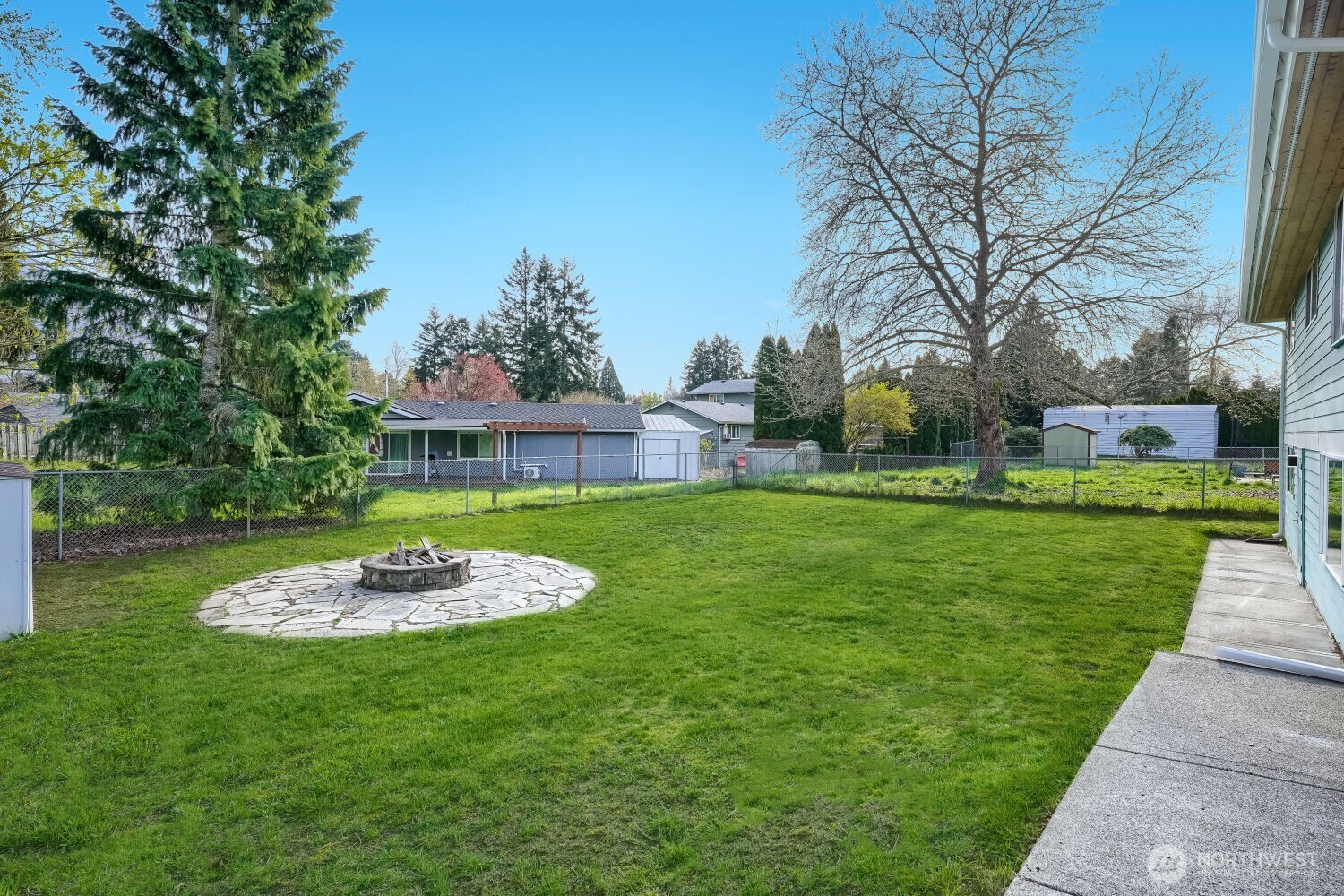 12045 Southeast 210th Street Kent, WA 98031 - Photo 24 of 26