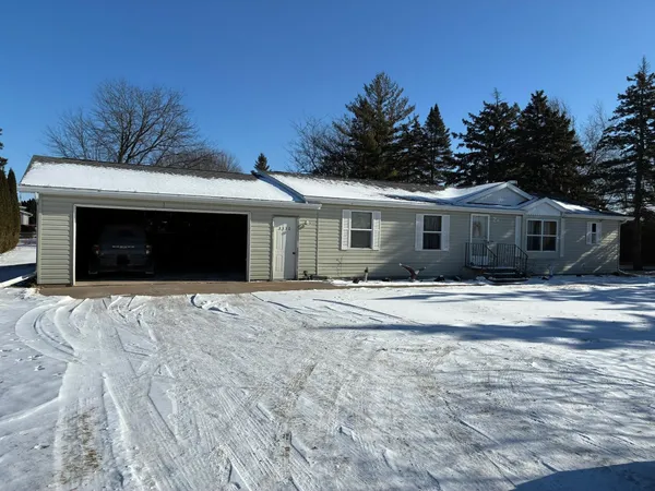 $245,000 | 3330 North Casaloma Drive, Appleton, WI 54913