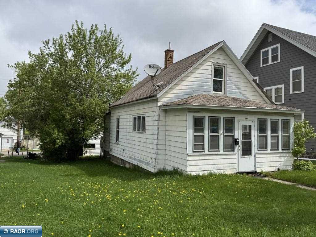 304 2nd Street Northwest Chisholm, MN 55719 - Photo 2 of 19