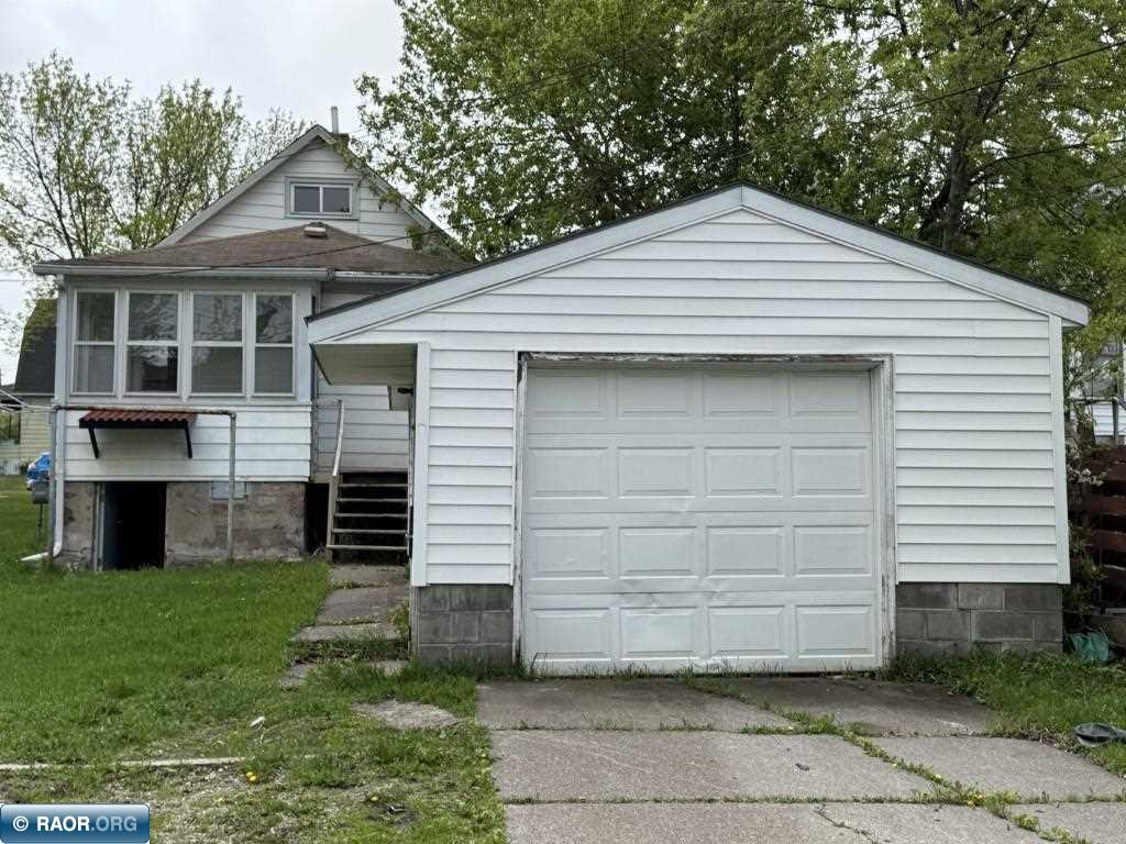 304 2nd Street Northwest Chisholm, MN 55719 - Photo 3 of 19