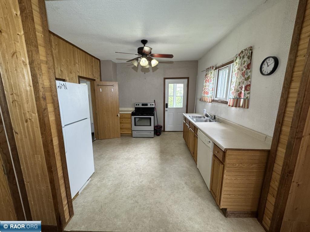 304 2nd Street Northwest Chisholm, MN 55719 - Photo 9 of 19