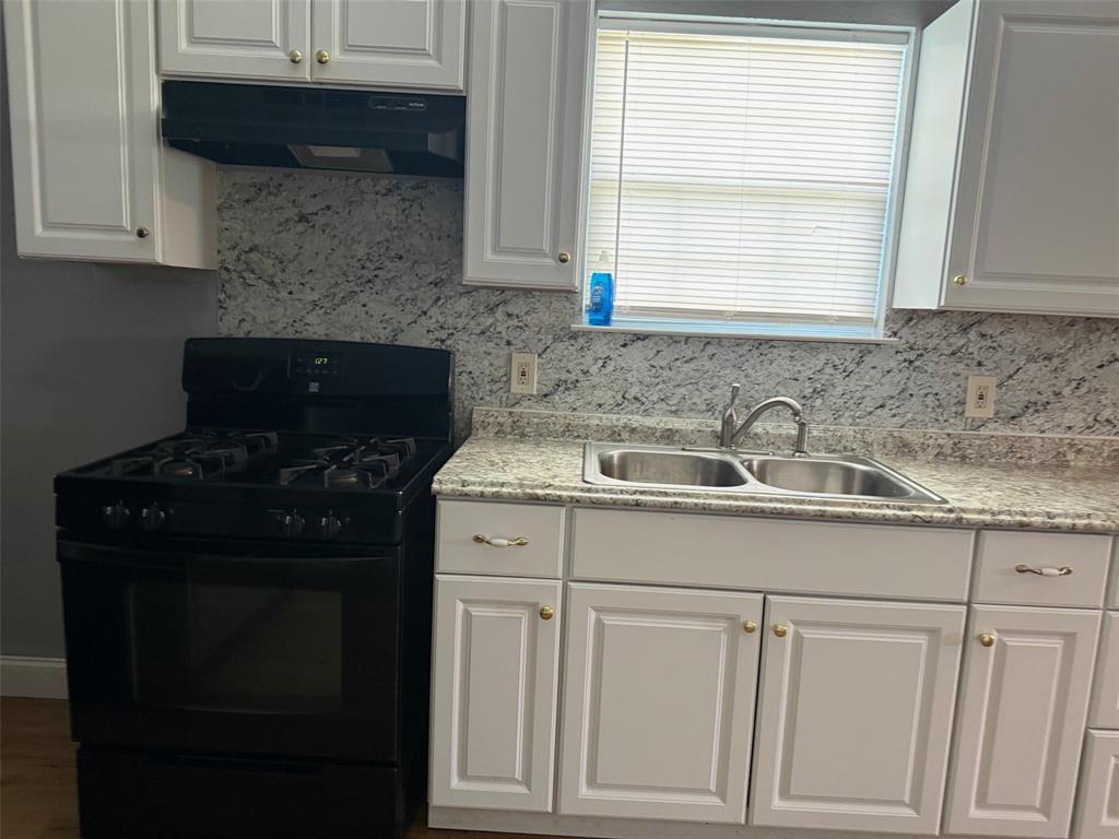 602 West Walcott Avenue Comanche, TX 76442 - Photo 8 of 29