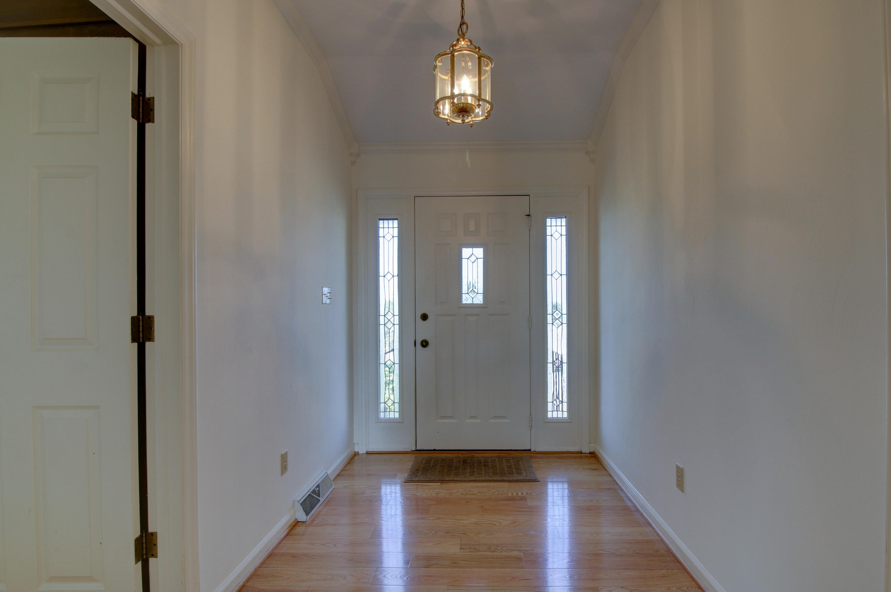 5475 Setter Road Roanoke, VA 24012 - Photo 4 of 49 _MG_9968_69_70