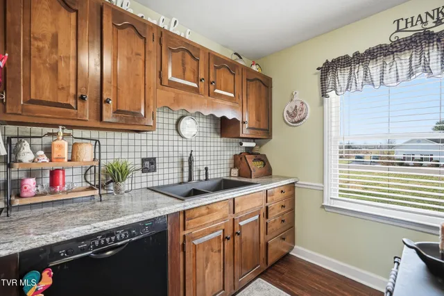 $229,999 | 2660 Warren Drive, St. Paul, VA 24283