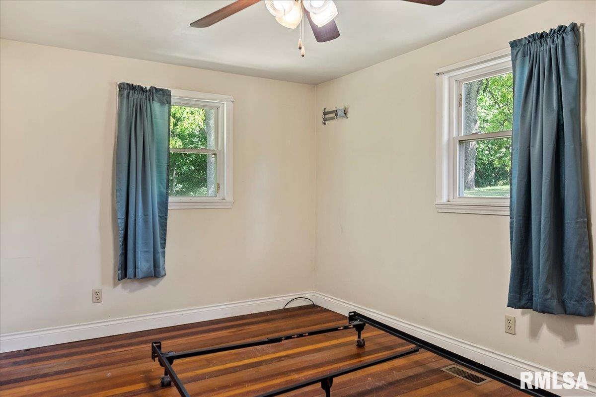 482 North John Wayne Road Dawson, IL 62520 - Photo 20 of 60 Gallery Image 20