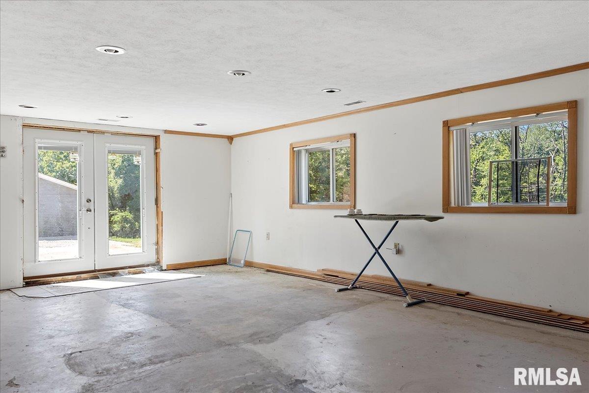 482 North John Wayne Road Dawson, IL 62520 - Photo 30 of 60 Gallery Image 30