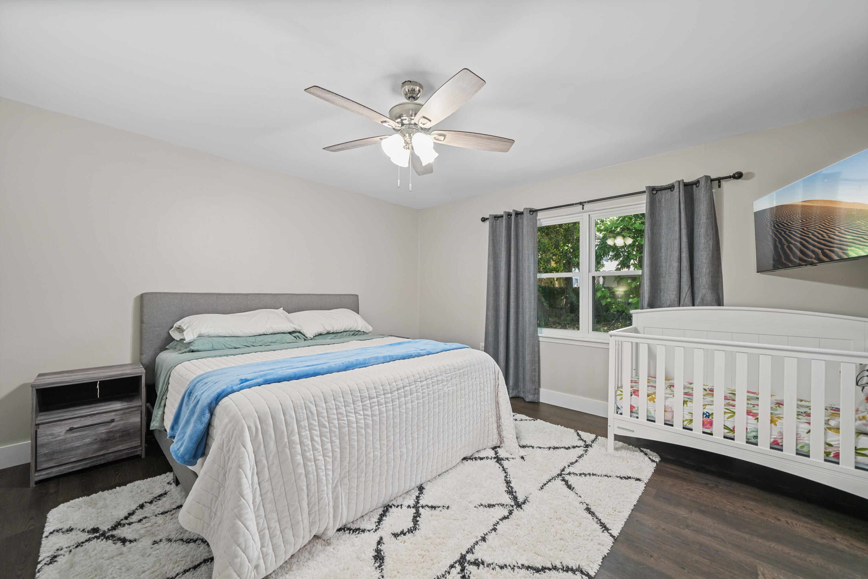 39 9th Street Shalimar, FL 32579 - Photo 26 of 37 a bedroom with a bed and a window