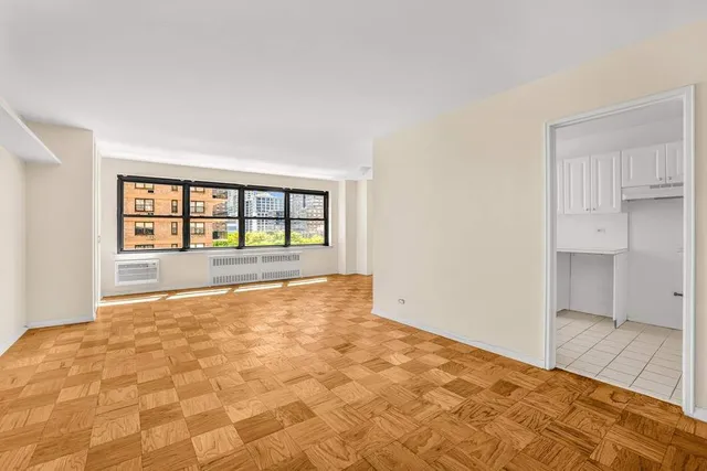 $760,000 | 205 West End Avenue, Unit 7M | Upper West Side