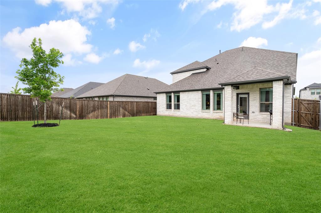 353 Waters Rdg Drive Lavon, TX 75166 - Photo 3 of 40
