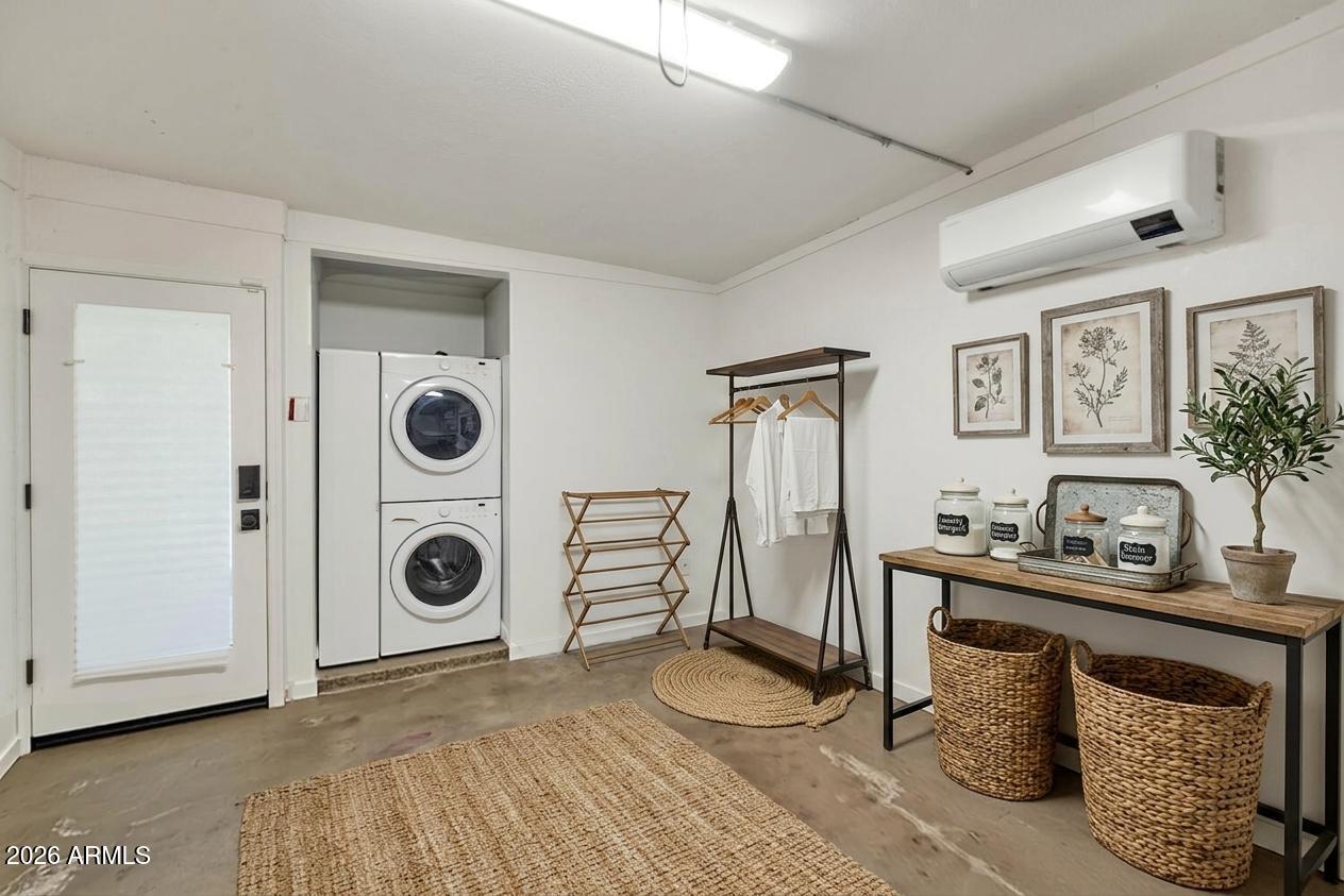 4228 North 44th Place Phoenix, AZ 85018 - Photo 36 of 45 Laundry