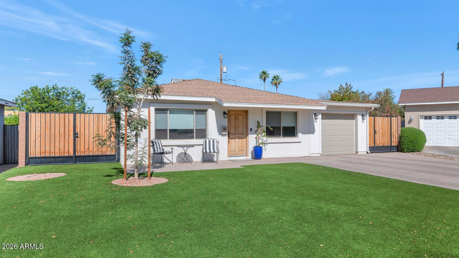 4228 North 44th Place Phoenix, AZ 85018 - Photo 7 of 45 4228 N 44th Place