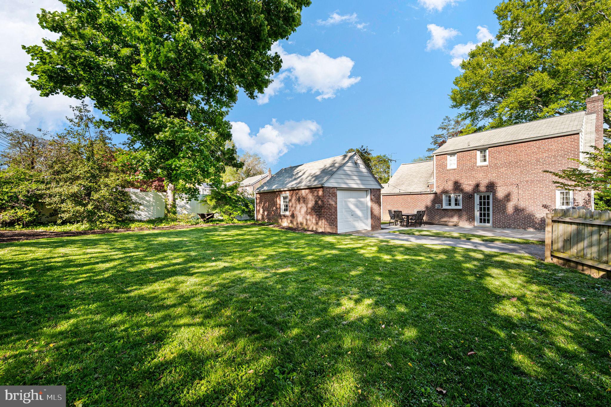 56 North Brookside Road Springfield, PA 19064 - Photo 3 of 32 Expansive manicured grounds w/perimeter of Trees