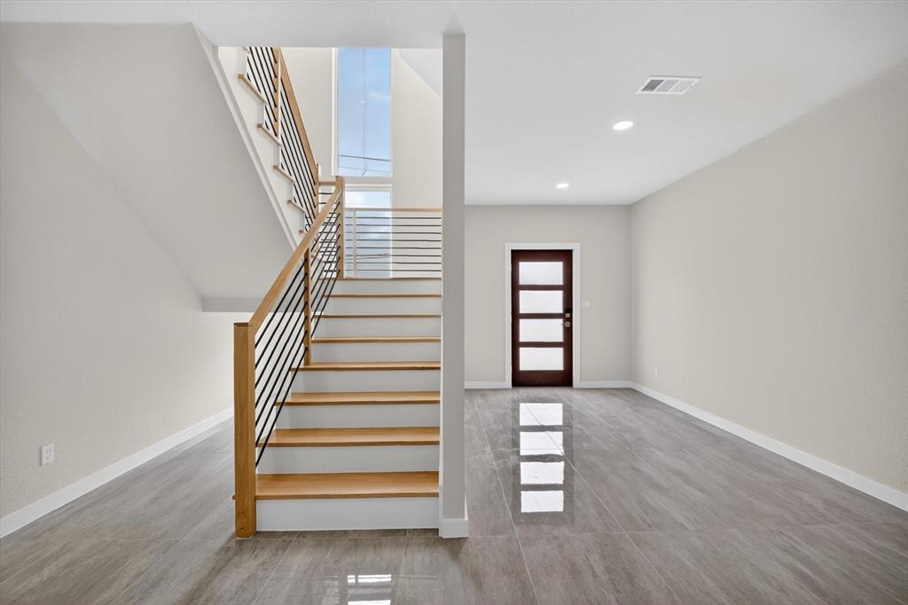 109 Rolston Road Irving, TX 75060 - Photo 5 of 34