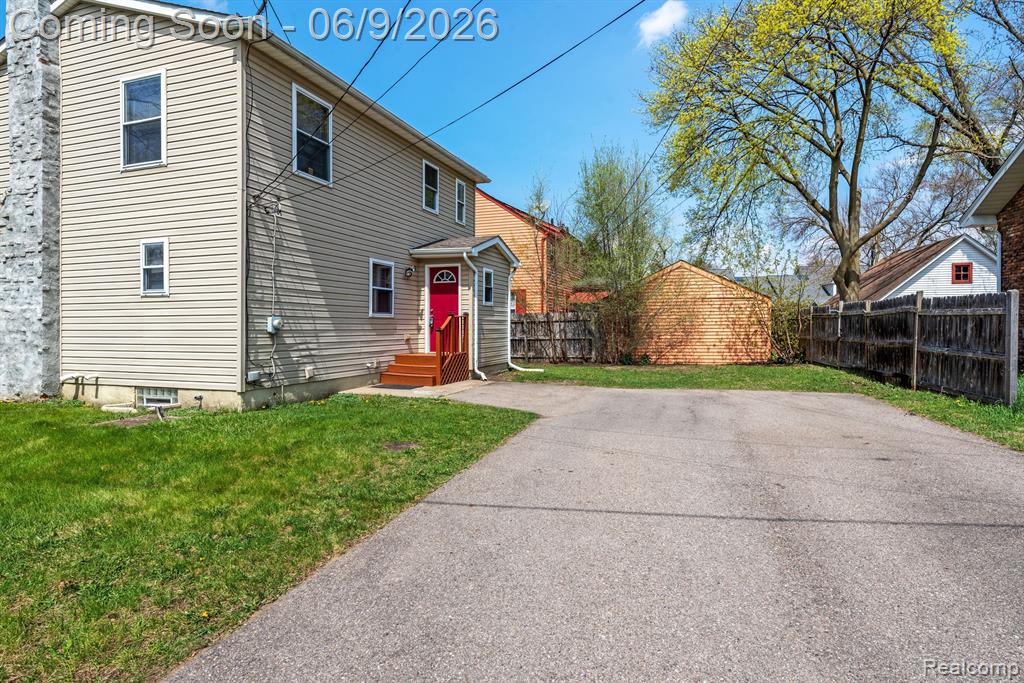 3260 Sashabaw Road Waterford, MI 48329 - Photo 4 of 34