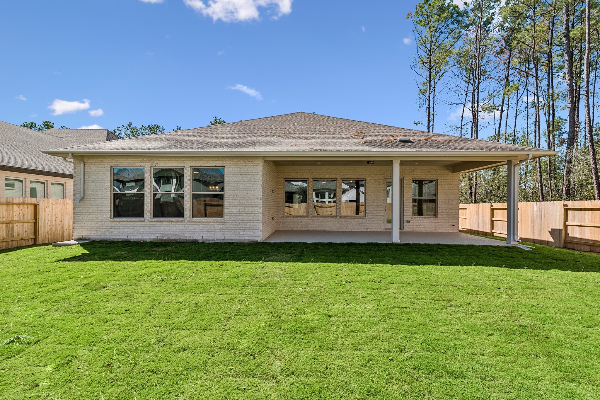 15717 Terracotta Terrace Lane Conroe, TX 77302 - Photo 7 of 48 Welcome to The Bluffwood by David Weekley Homes. Move-In-Ready Now!