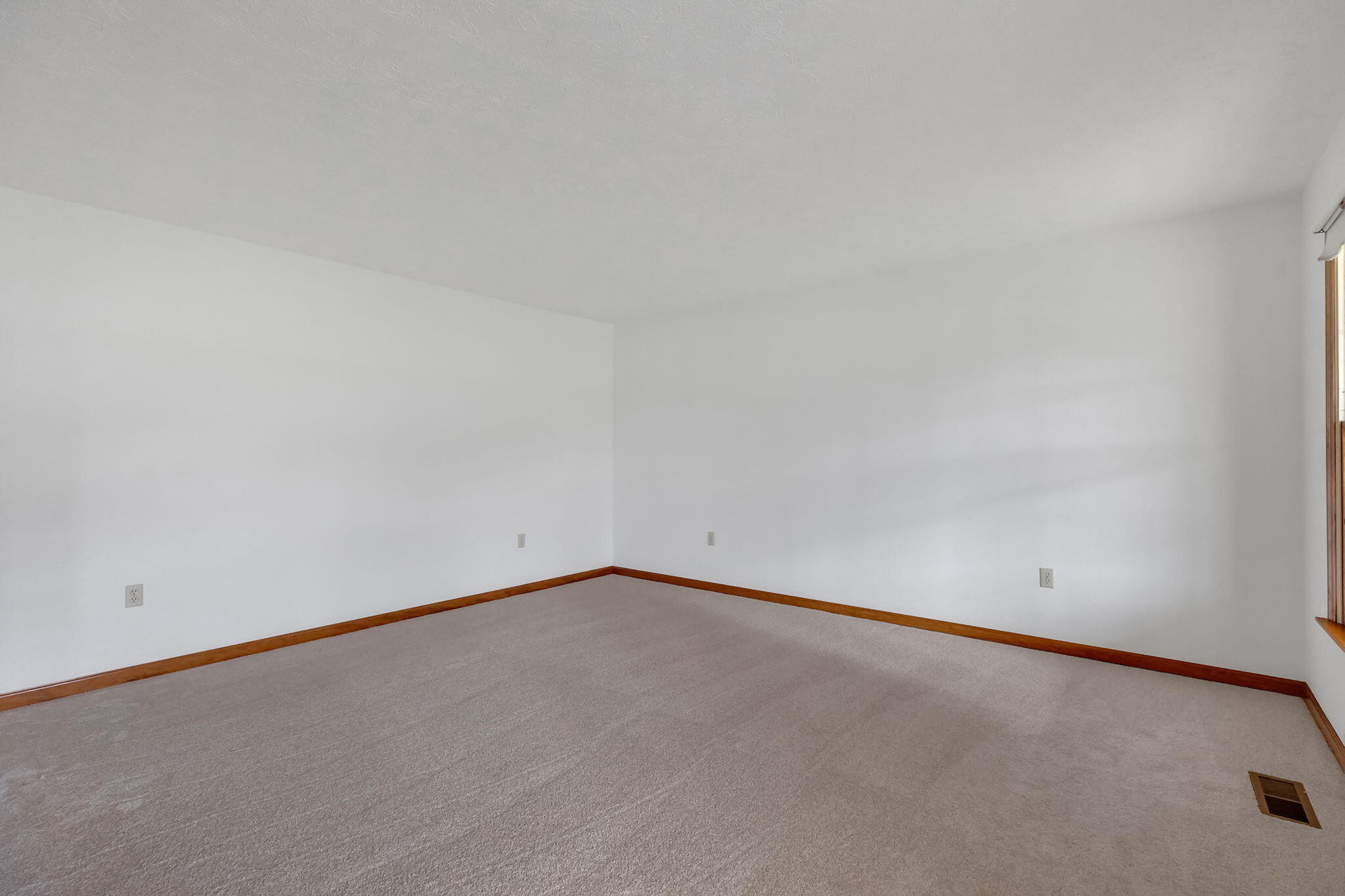 620 Snapps Ferry Road Kingsport, TN 37664 - Photo 15 of 38 15-web-or-mls-217A6367