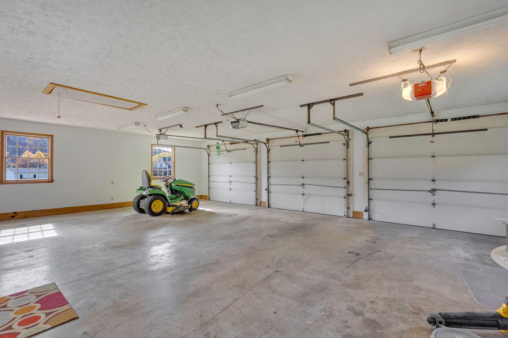 620 Snapps Ferry Road Kingsport, TN 37664 - Photo 2 of 38 2-web-or-mls-217A6302