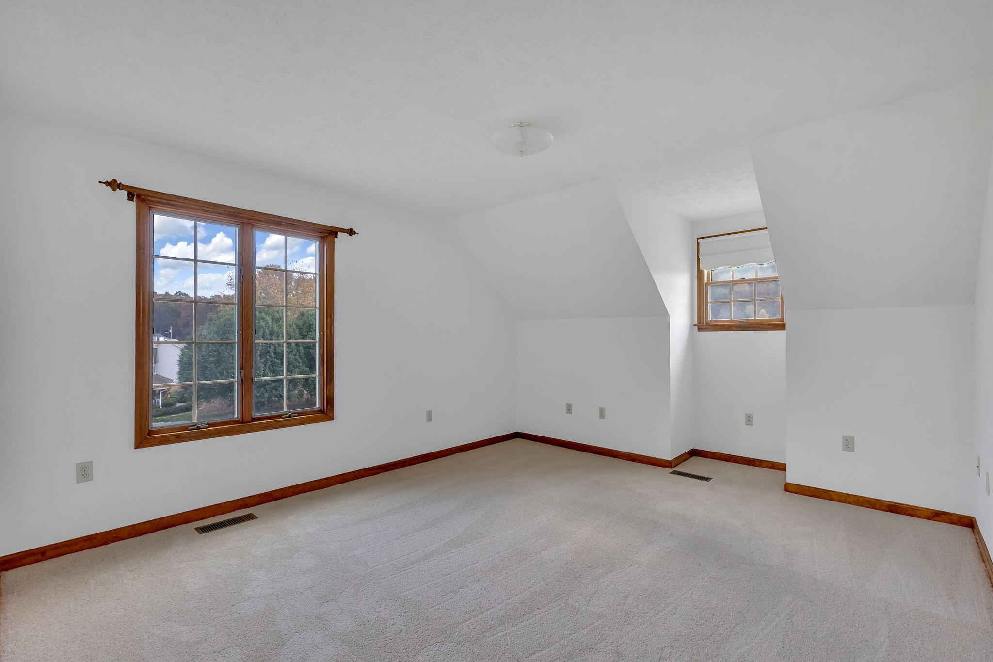 620 Snapps Ferry Road Kingsport, TN 37664 - Photo 22 of 38 22-web-or-mls-217A6412