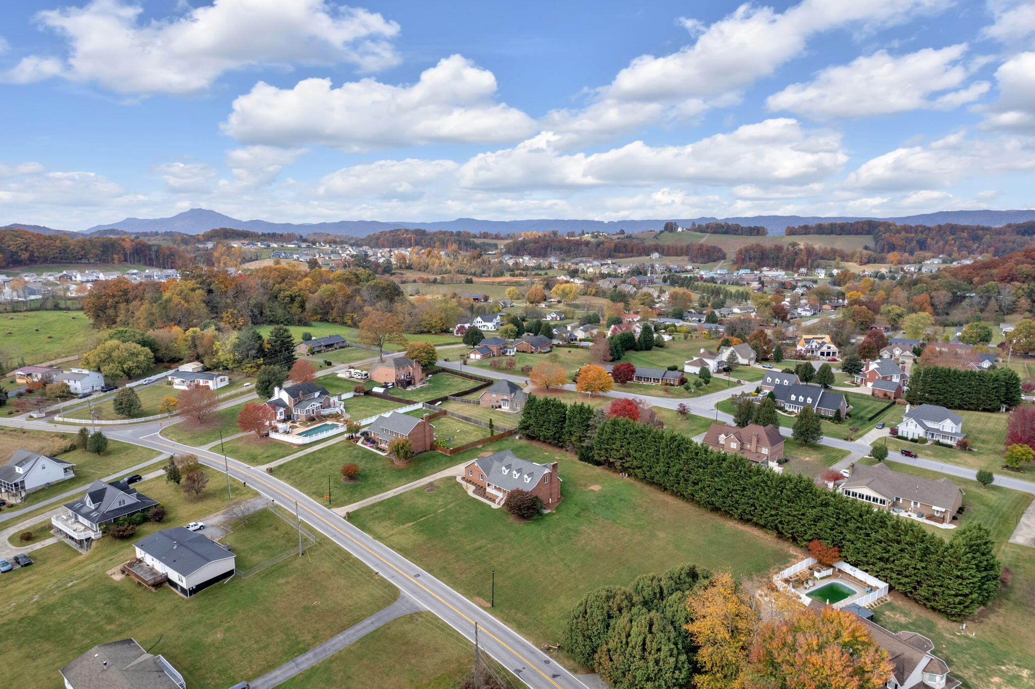 620 Snapps Ferry Road Kingsport, TN 37664 - Photo 31 of 38 31-web-or-mls-DJI_0880