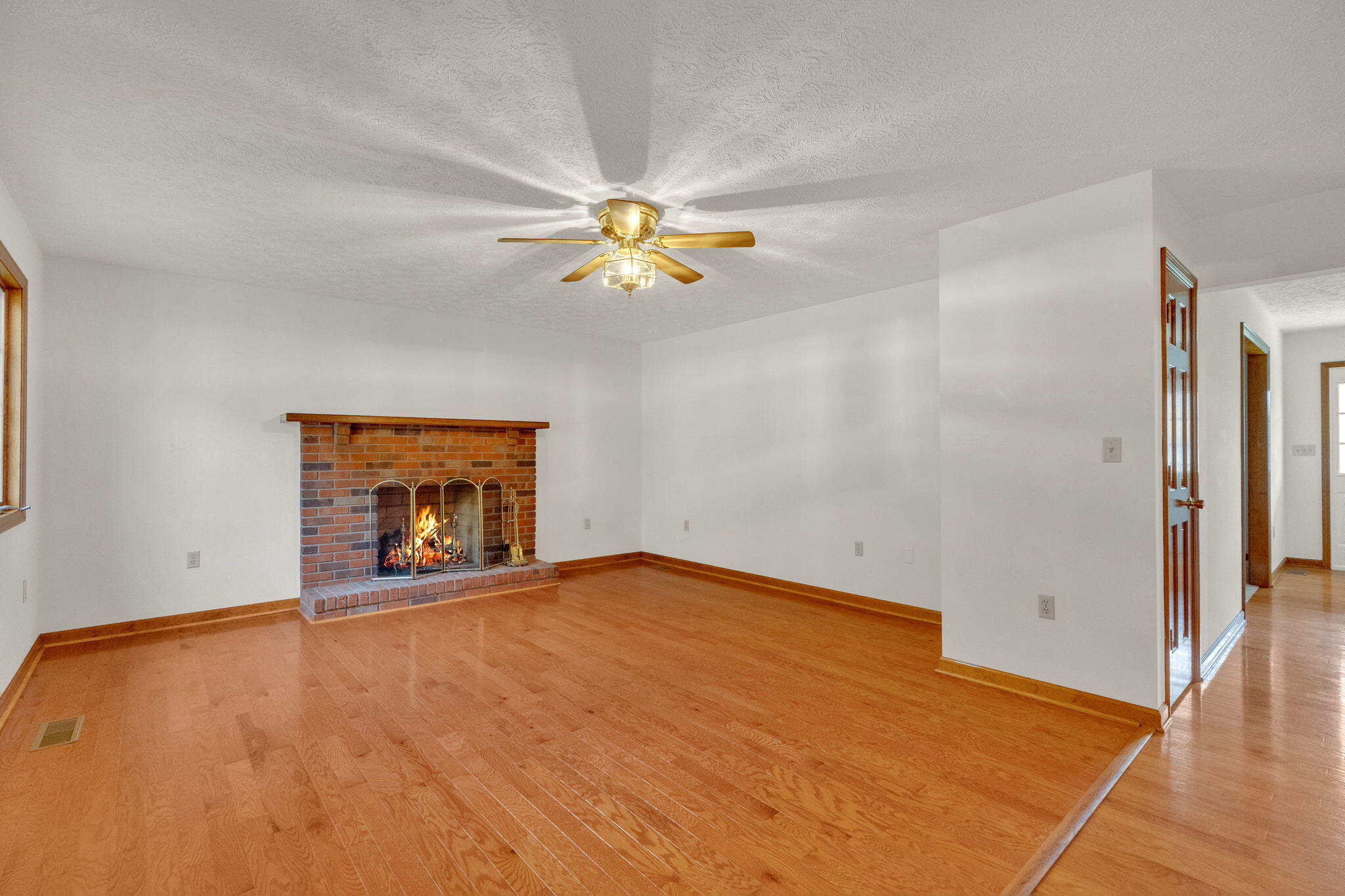 620 Snapps Ferry Road Kingsport, TN 37664 - Photo 5 of 38 5-web-or-mls-217A6317