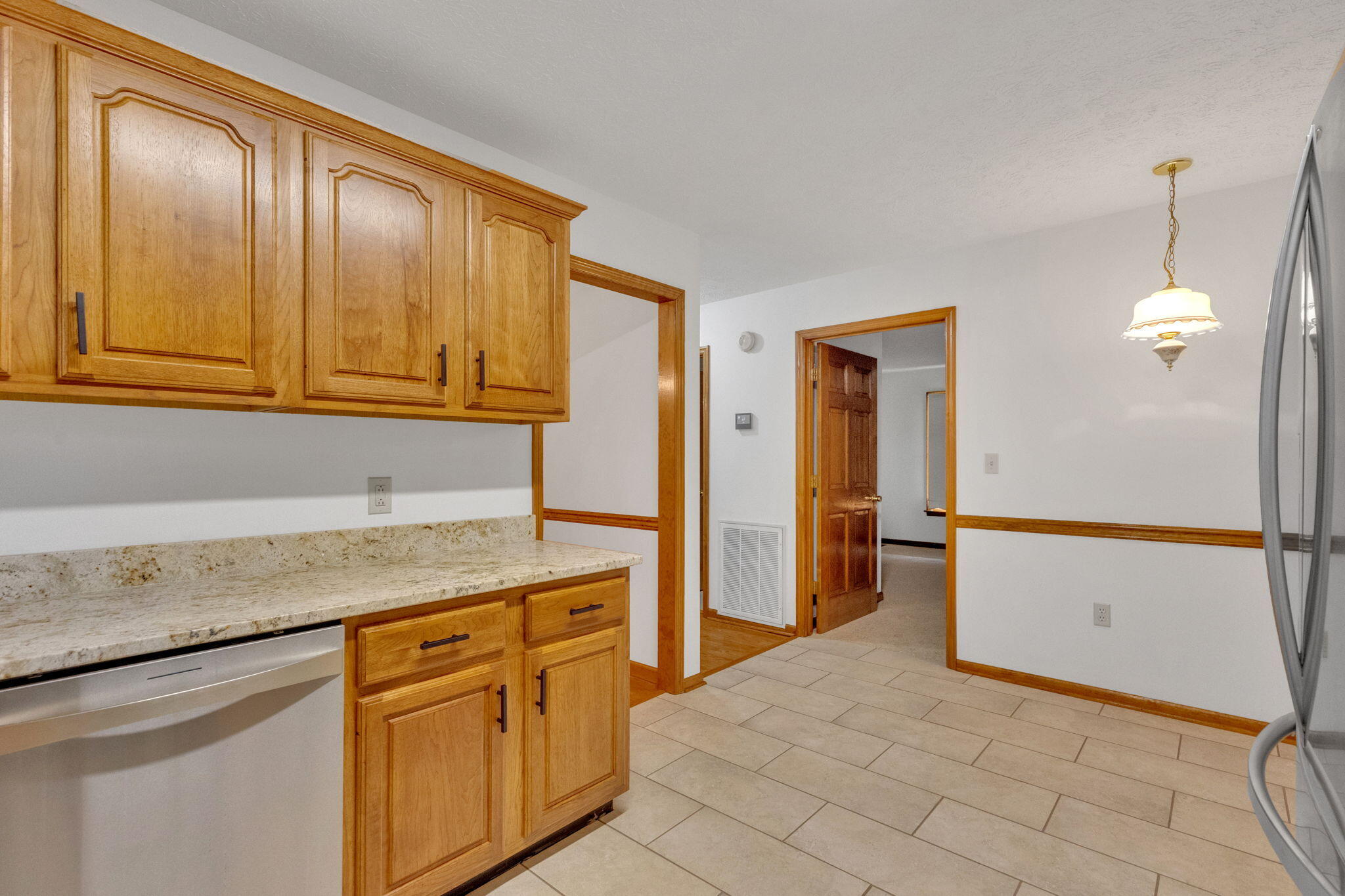 620 Snapps Ferry Road Kingsport, TN 37664 - Photo 10 of 38 10-web-or-mls-217A6342