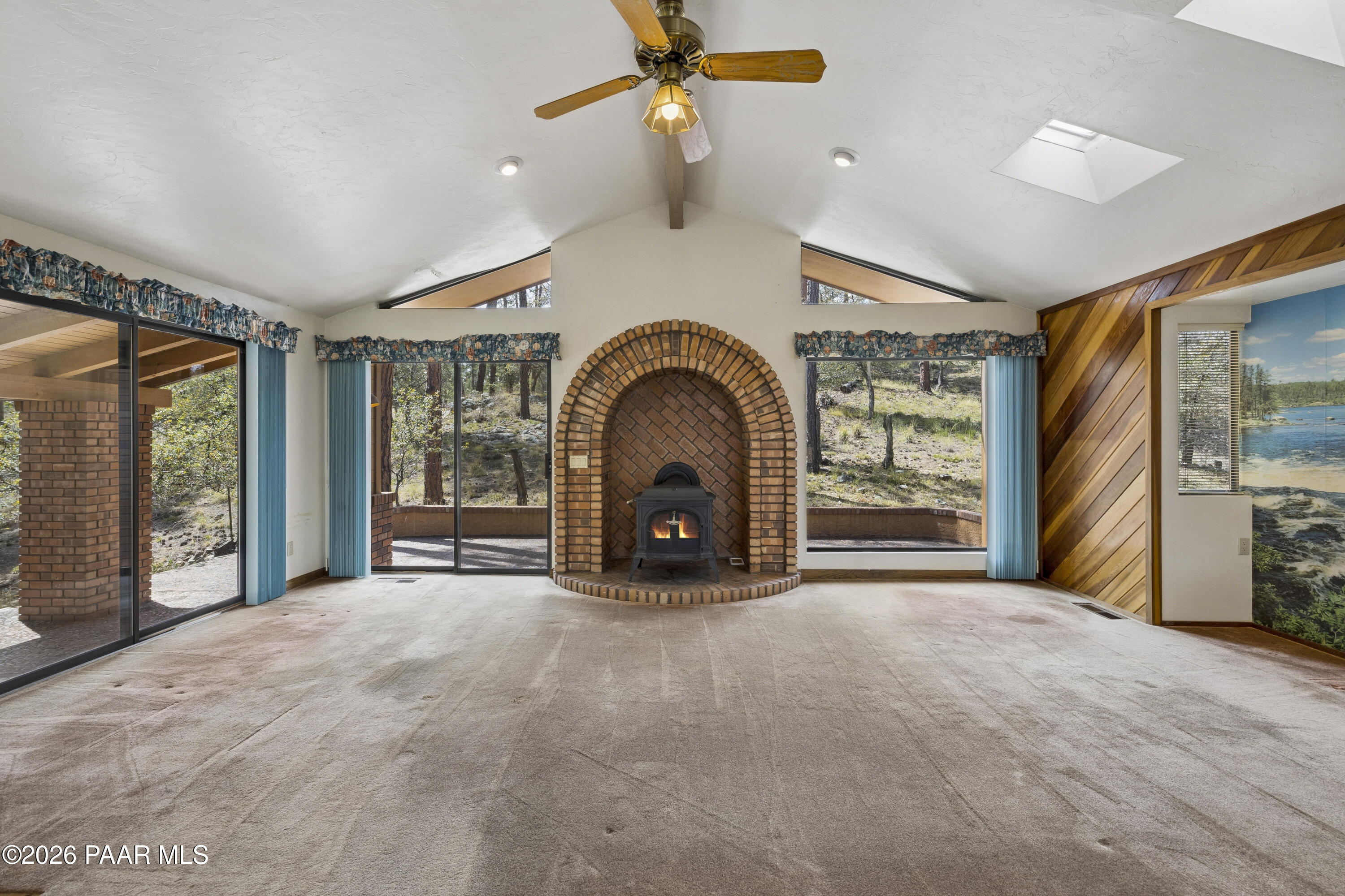 1860 Coyote Road Prescott, AZ 86303 - Photo 10 of 52 047-Living Room