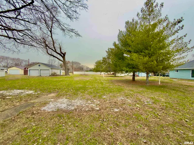 $29,900 | 901 East 3rd Street, Flora, IL 62839