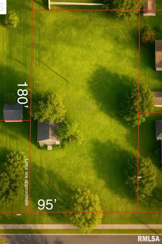 $29,900 | 901 East 3rd Street, Flora, IL 62839