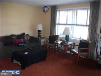 576 Valley View Road Springfield, PA 19064 - Photo 3 of 9 Living Room