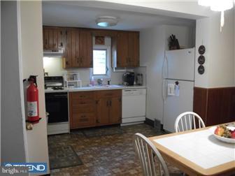 576 Valley View Road Springfield, PA 19064 - Photo 5 of 9 Kitchen