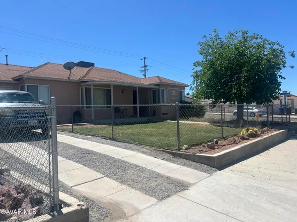$1,950 | 960 Nancy Street, Barstow, CA 92311
