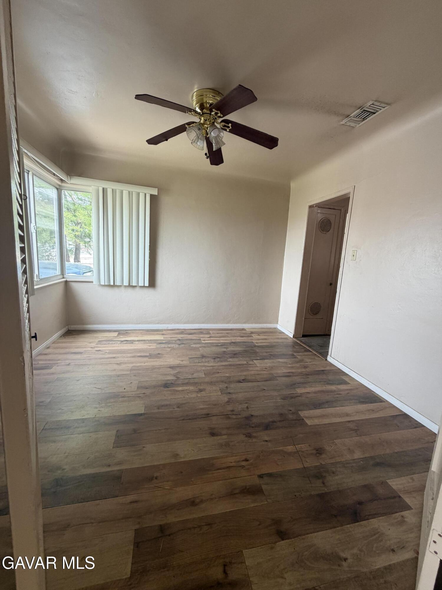 960 Nancy Street Barstow, CA 92311 - Photo 7 of 19 IMG_0190