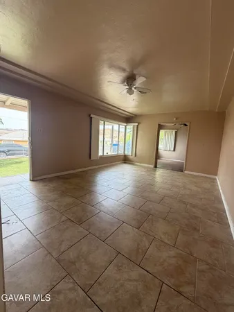 $1,950 | 960 Nancy Street, Barstow, CA 92311