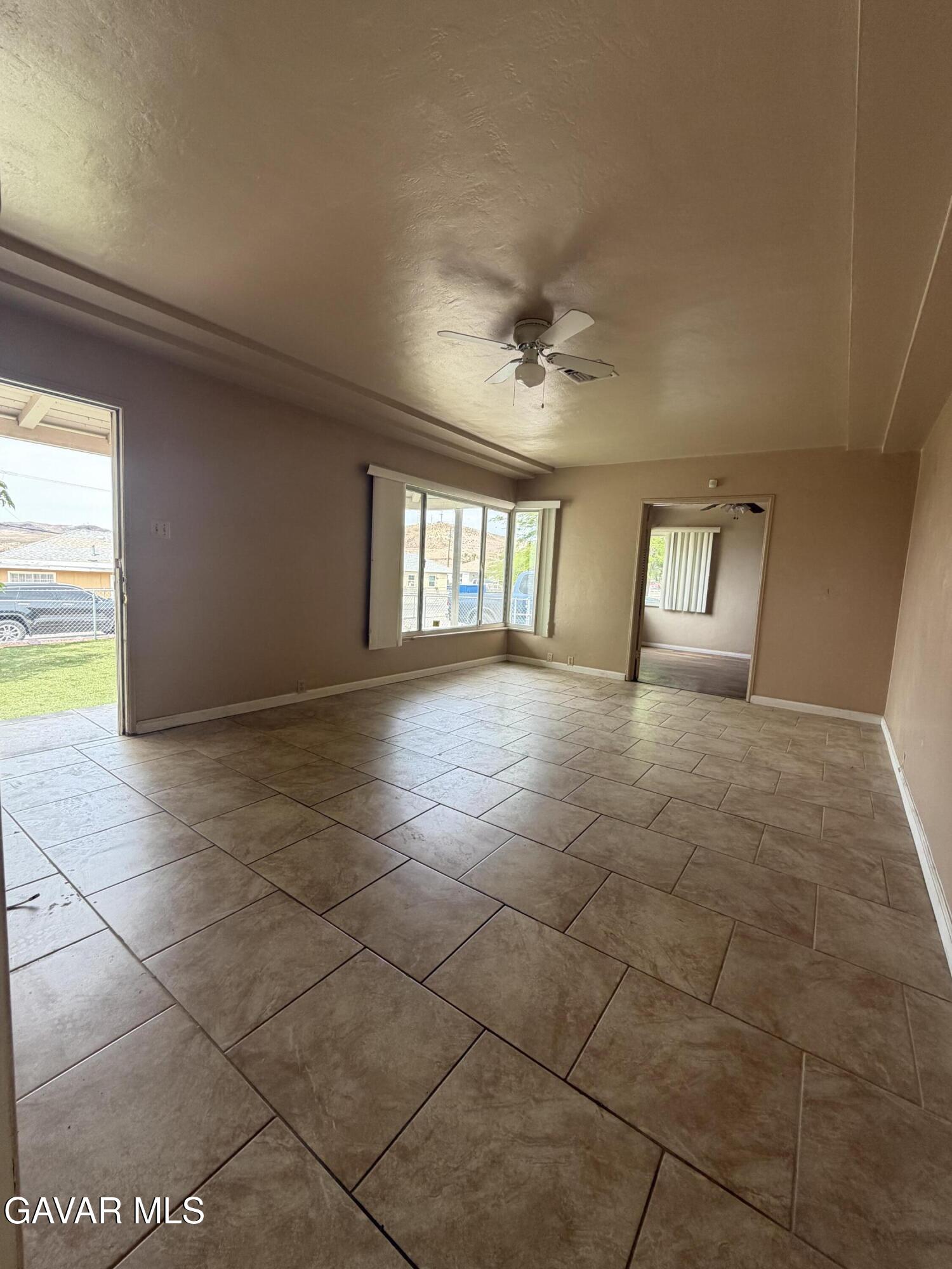 960 Nancy Street Barstow, CA 92311 - Photo 8 of 19 IMG_0189