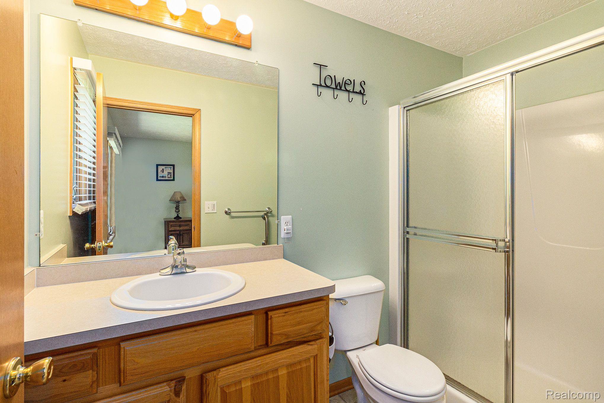 7611 East Highland Road Howell, MI 48855 - Photo 13 of 33 Master Bath