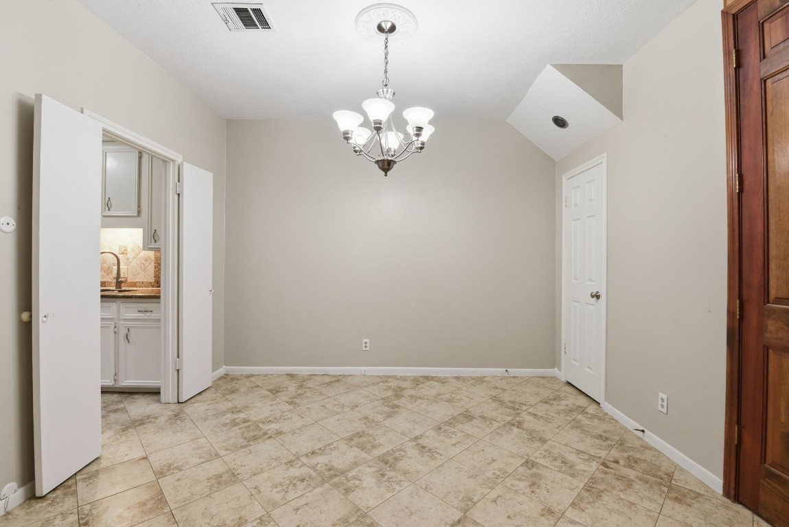 727 Bunker Hill Road, Unit 34 Houston, TX 77024 - Photo 14 of 50 Spacious dining room
