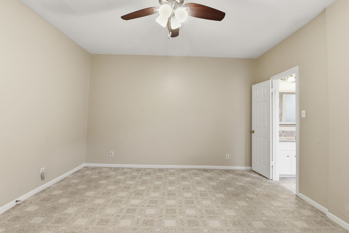 727 Bunker Hill Road, Unit 34 Houston, TX 77024 - Photo 28 of 50 Primary bedroom with direct access to the en-suite primary bathroom