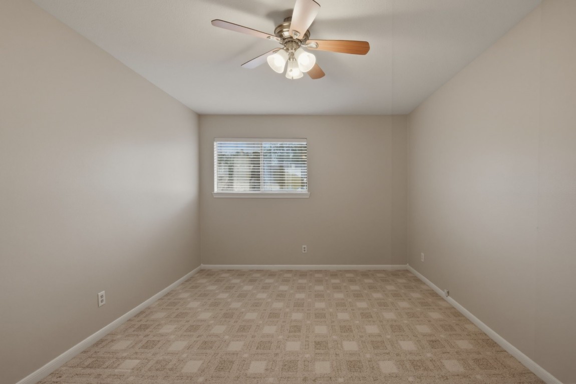 727 Bunker Hill Road, Unit 34 Houston, TX 77024 - Photo 40 of 50 Well-appointed upstairs bedroom