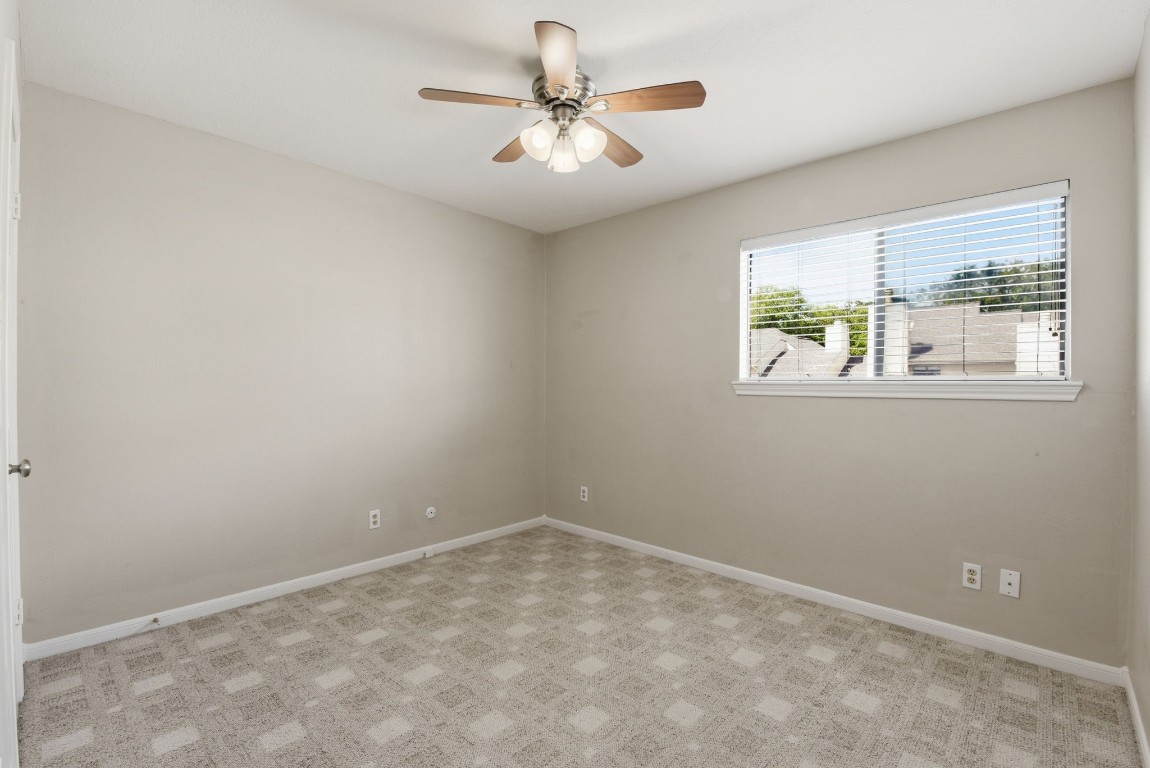 727 Bunker Hill Road, Unit 34 Houston, TX 77024 - Photo 42 of 50 Bright upstairs bedroom