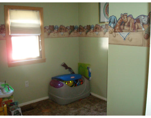 15 Coronet Road Holyoke, MA 01040 - Photo 12 of 18