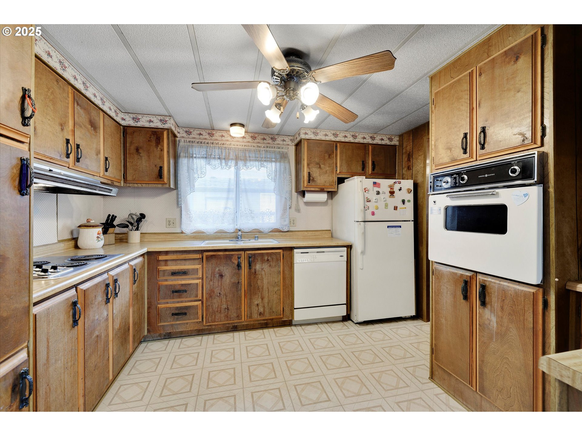 12450 Southwest Fischer Road, Unit 277 Portland, OR 97224 - Photo 13 of 36 Gallery Image 13